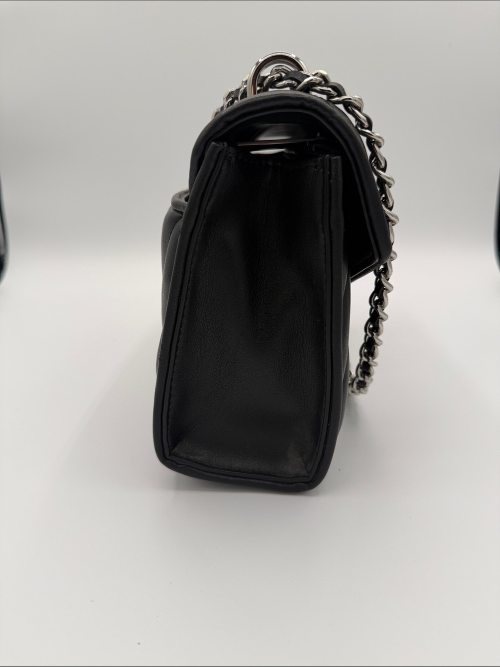 Michael Kors Black Quilted Crossbody Bag with Chain strap - Picture 6 of 11